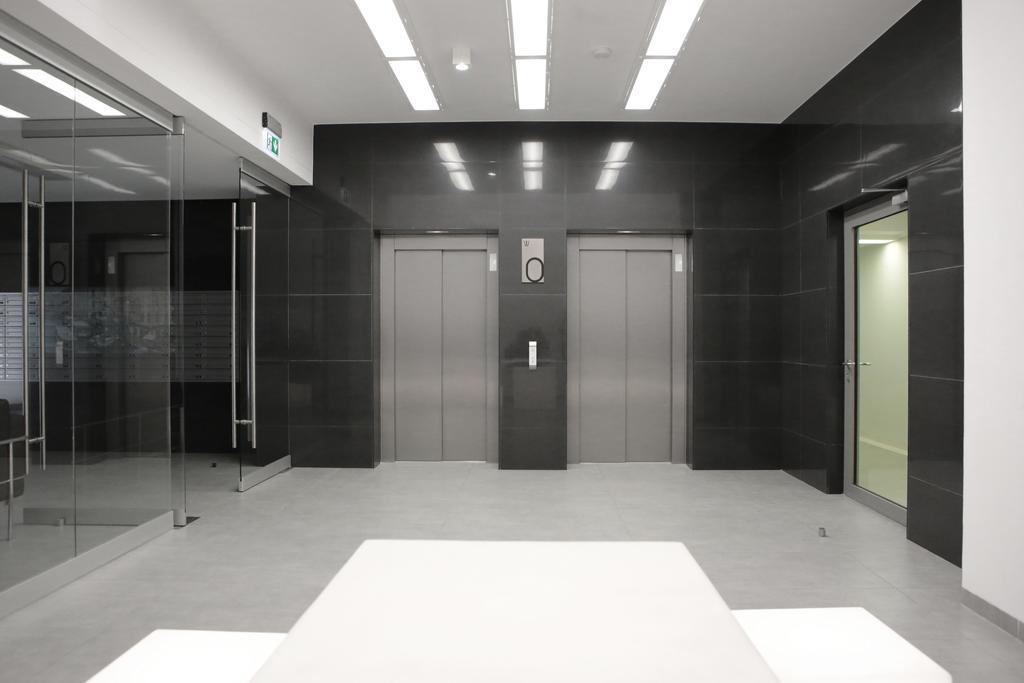 35m² studio Appartement, met 1 privé badkamer in Poznan stadscentrum Buitenkant foto