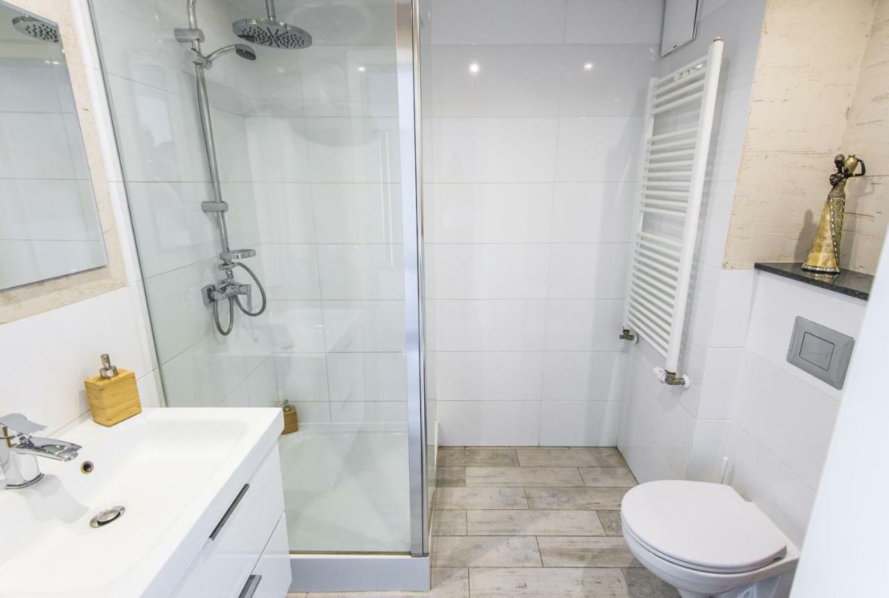 35m² studio Appartement, met 1 privé badkamer in Poznan stadscentrum Buitenkant foto